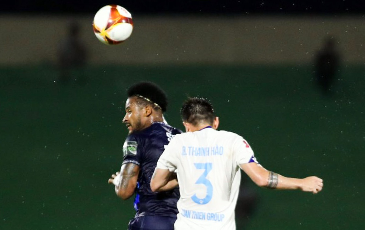 Rafaelson ghi bàn gỡ hòa 1-1 - Ảnh: LÊ CƯỜNG