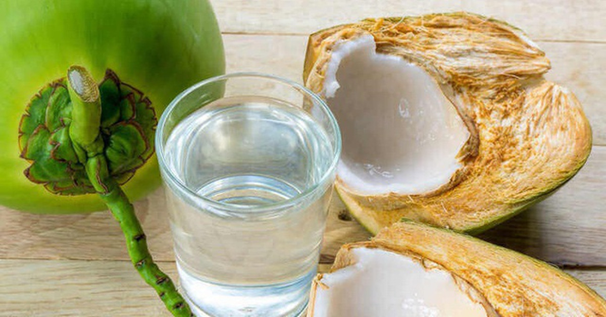 Không nên ăn sữa chua, nước dừa quá nhiều