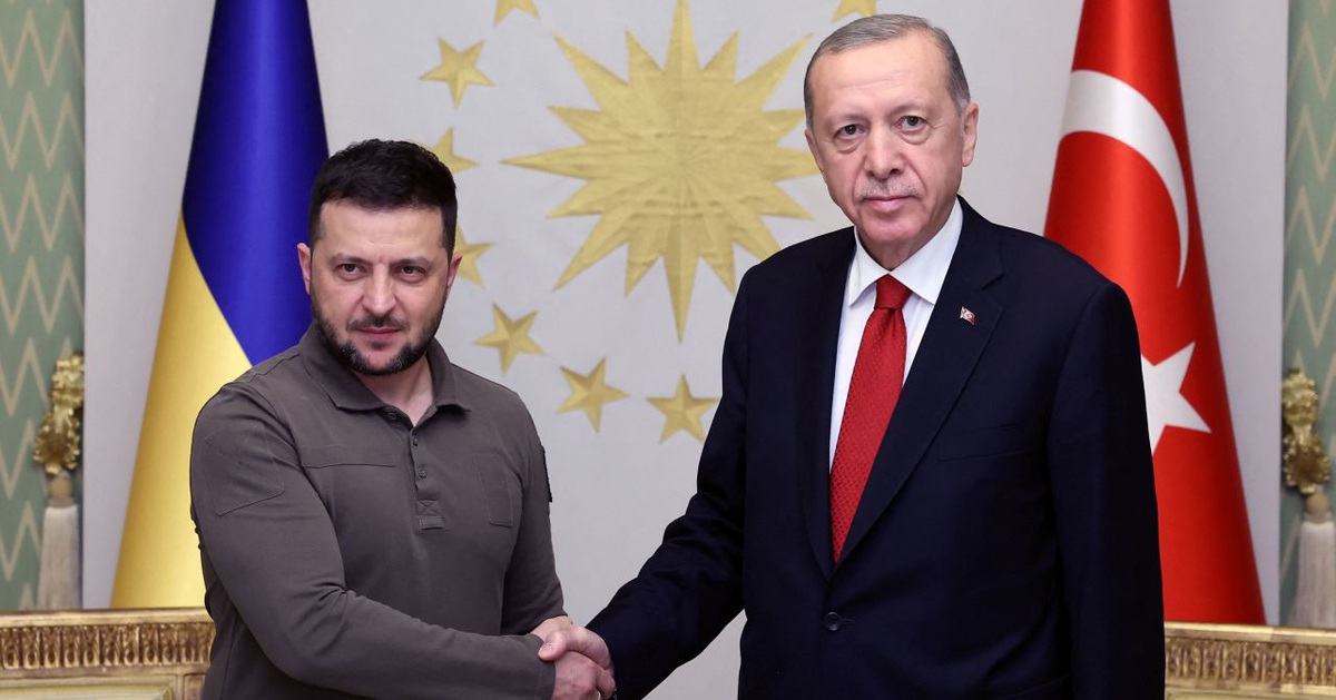 Yalangoch holda uy atrofida yuradi