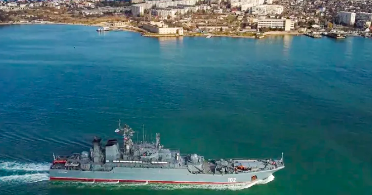 Cảng Biển Đen của Nga dừng xuất khẩu nhiên liệu sau cuộc tấn công của Ukraine