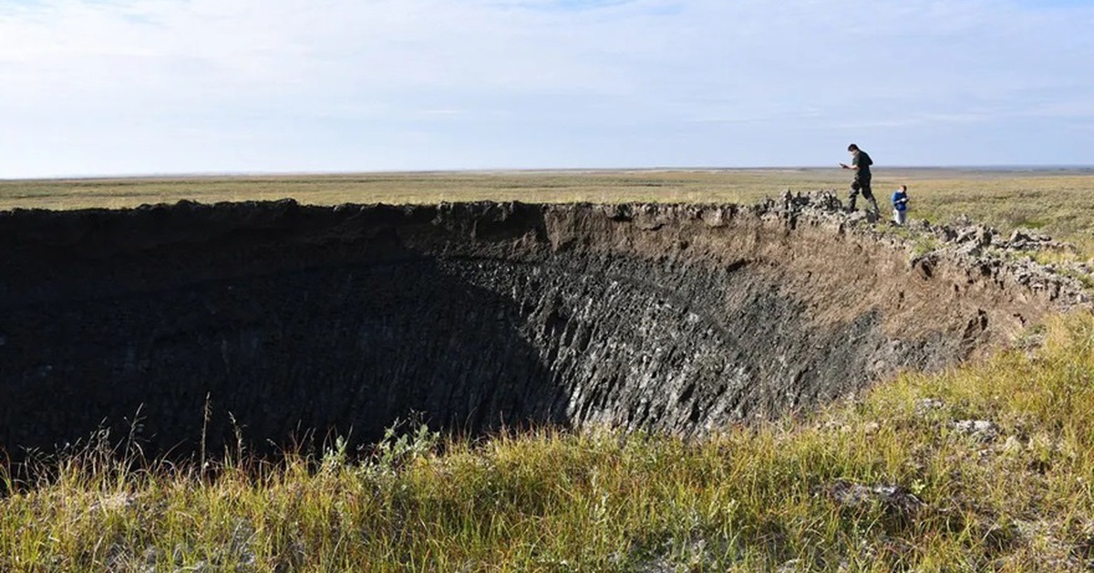 Giải mã bí ẩn 'hố tử thần' khổng lồ ở Siberia