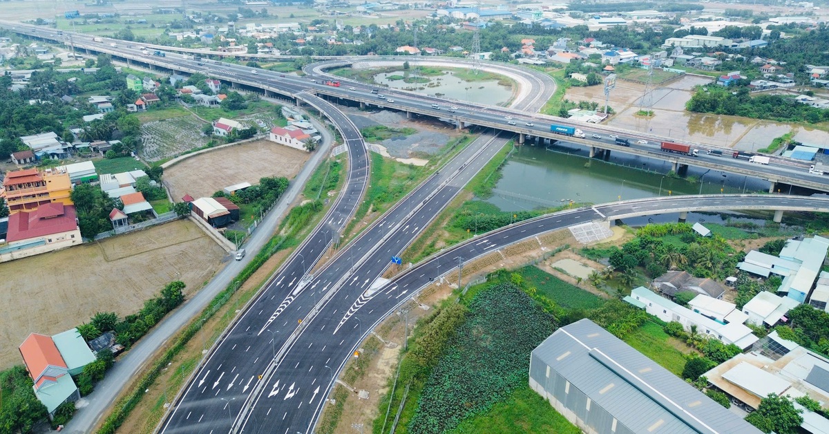 Đề xuất khai thác trước hai đoạn cao tốc Bến Lức - Long Thành trong tháng 11-2024