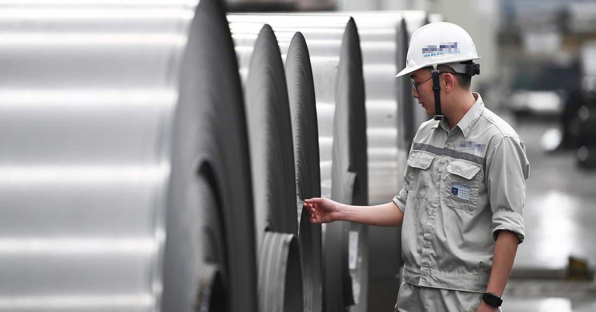 Vì sao thép HRC nhập khẩu vào Việt Nam lại tăng vọt?