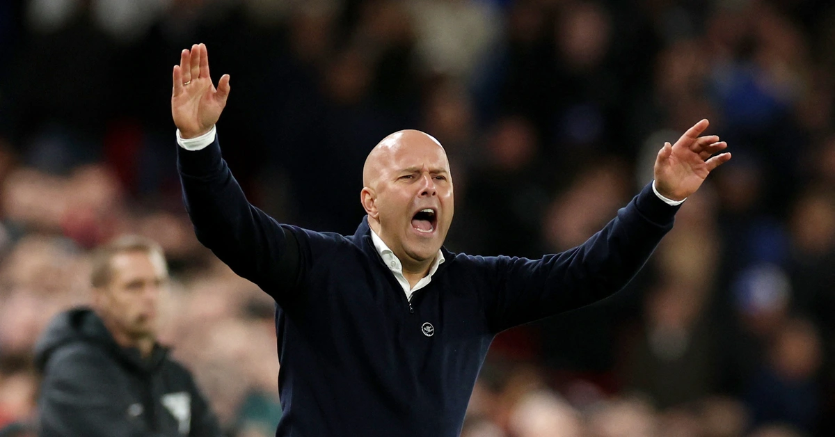 HLV Arne Slot thận trọng sau khởi đầu tuyệt vời của Liverpool - Tuổi Trẻ Online