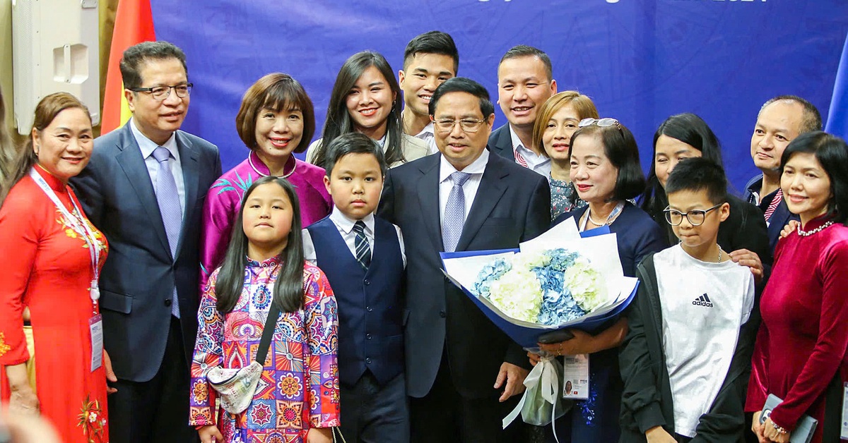 Thủ tướng động viên, mong kiều bào tại Nga luôn đoàn kết trong mọi hoàn cảnh