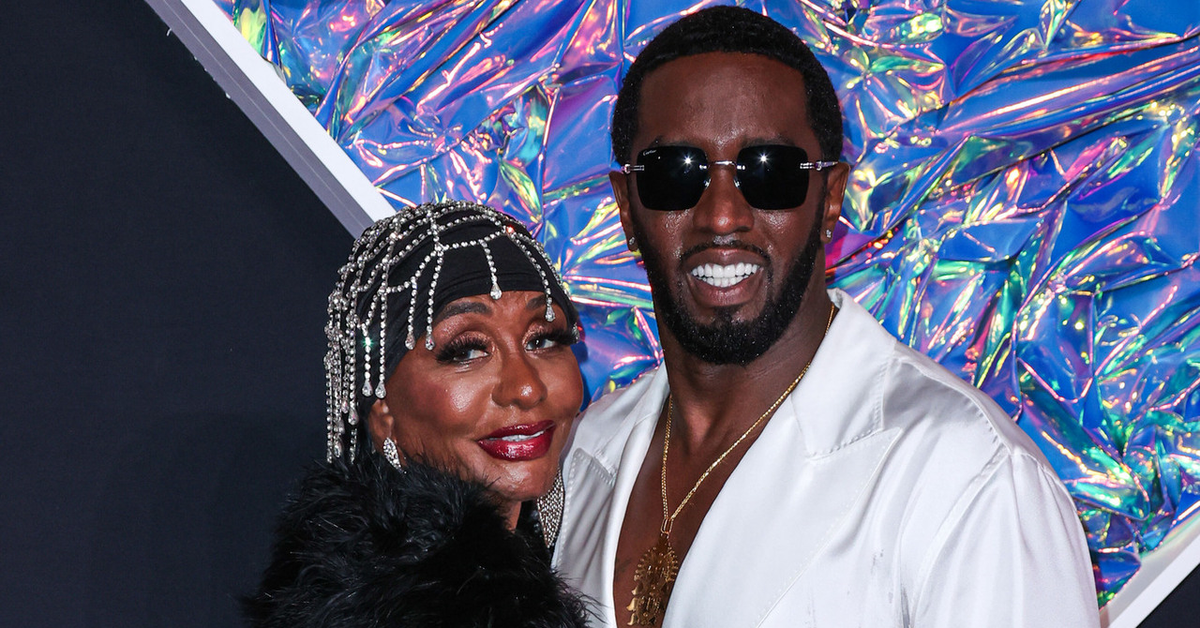 Tin tức giải trí 8-10: 'Gã săn tình dục' Diddy được... mẹ bênh - Tuổi Trẻ  Online