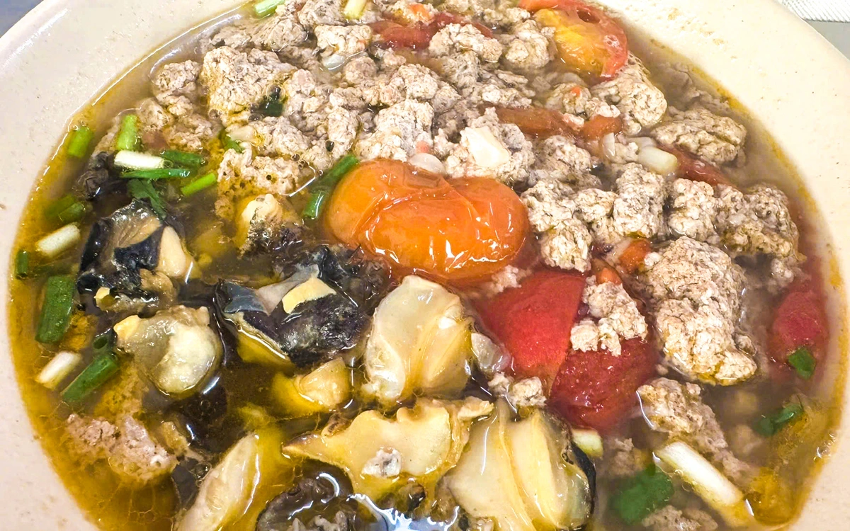 Bún riêu Hà Nội xưa: Riêu cua, cà chua và chút mỡ