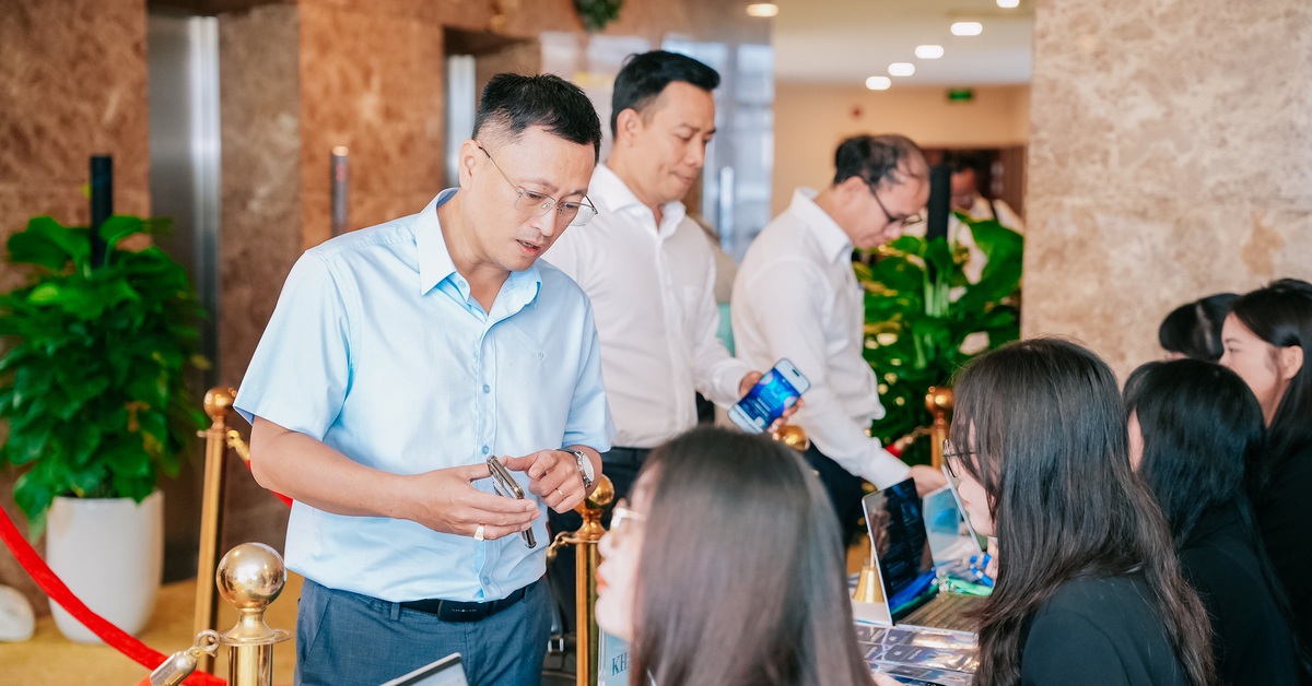 Ra mắt bộ giải pháp doanh nghiệp mới: Base CRM và Base Service