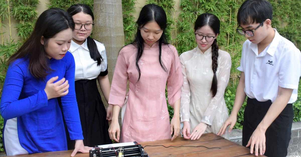 Máy in chữ nổi cho người khiếm thị - Tuổi Trẻ Online