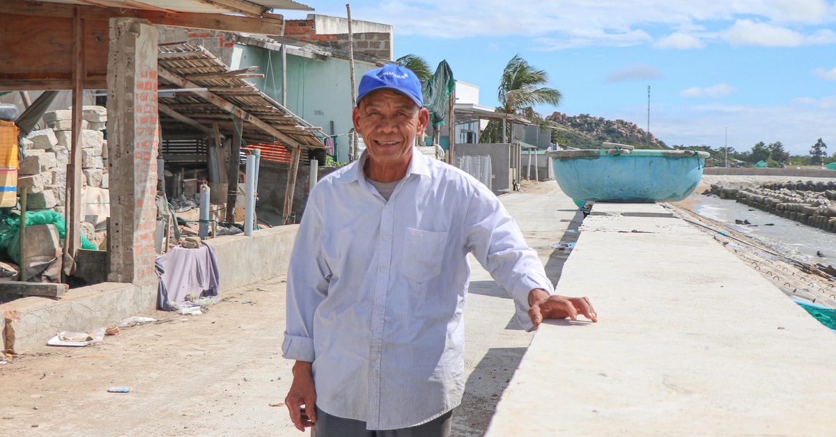 Người dân sống ở ‘đầu sóng, ngọn gió’ thở phào vì có kè chắn sóng - Tuổi Trẻ Online