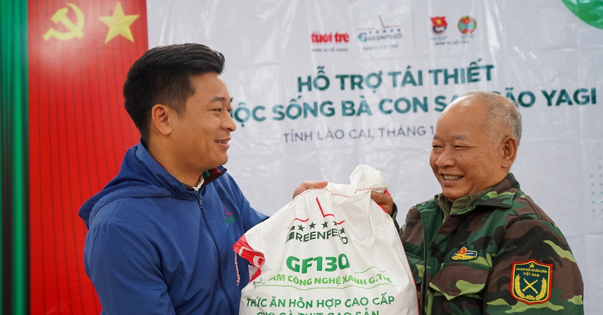 Mang con giống, thức ăn chăn nuôi tiếp sức nông dân Làng Nủ - Tuổi Trẻ Online