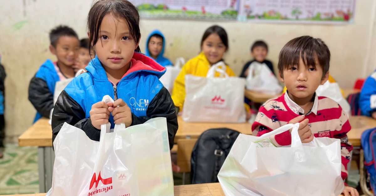 Hơn 1.000 phần sữa Nhật Bản gửi tới học sinh vùng lũ Cao Bằng - Tuổi Trẻ Online