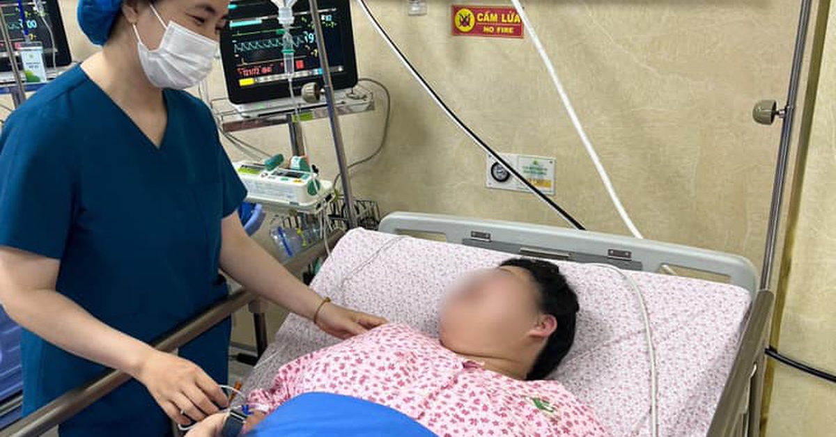 Phẫu thuật lấy thai đôi cho sản phụ nặng gần 130kg - Tuổi Trẻ Online