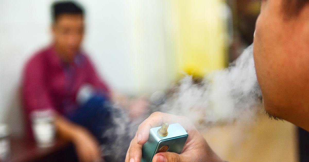 Việt Nam làm gì để cấm thuốc lá điện tử, thuốc lá nung nóng hiệu quả? - Tuổi Trẻ Online