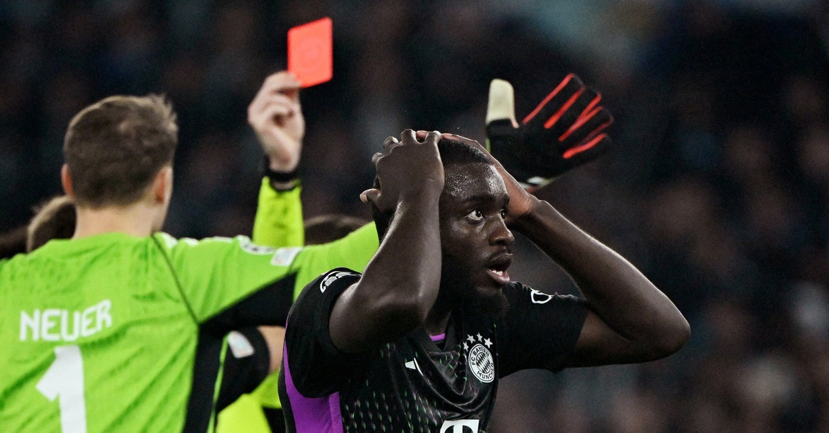 Bị thẻ đỏ gây tranh cãi, Bayern Munich thua Lazio ở Champions League