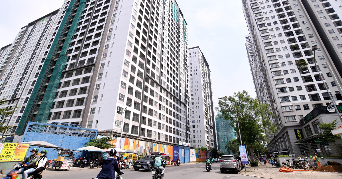 Dân vẫn gửi tiền vào ngân hàng, cho vay gặp khó, vì sao?