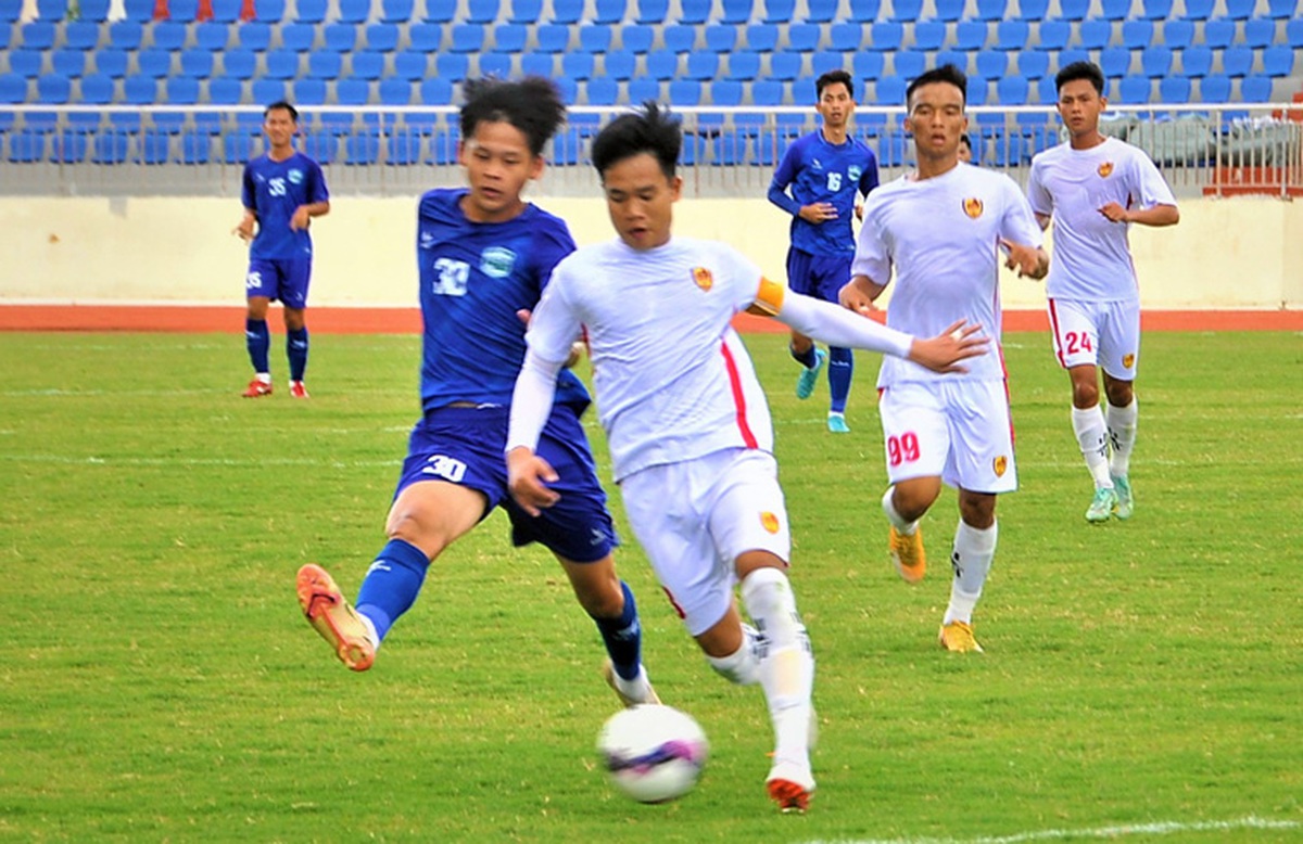 CLB Đại học Văn Hiến nhận suất hạng nhì qua chuyển giao