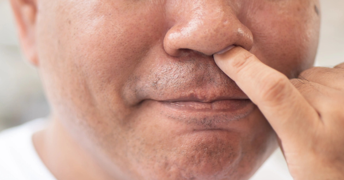 Nghiên cứu mới: Ngoáy mũi thường xuyên có thể gây bệnh Alzheimer - Tuổi Trẻ  Online