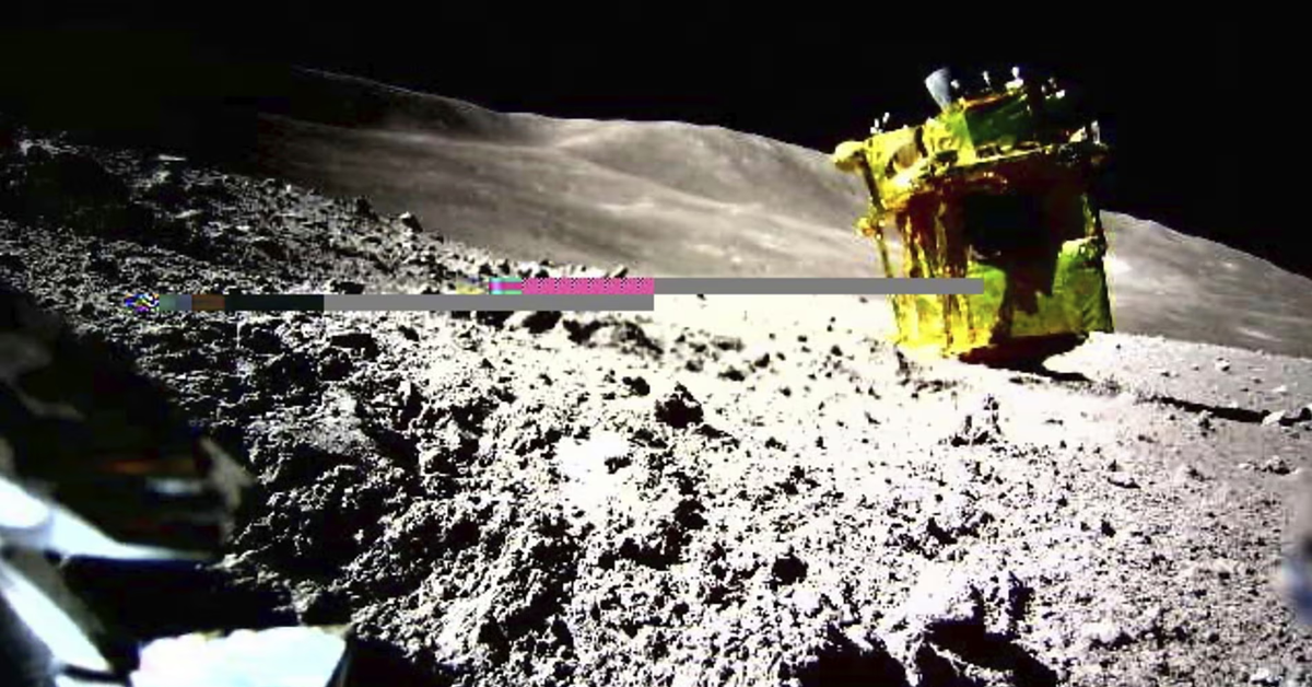 Tàu đổ bộ Mặt trăng của Nhật Bản 'tỉnh' lại, truyền về Trái đất những hình ảnh mới