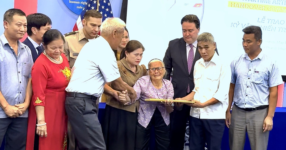 Các kỷ vật từ nước Mỹ: Ngày về Việt Nam đẫm nước mắt