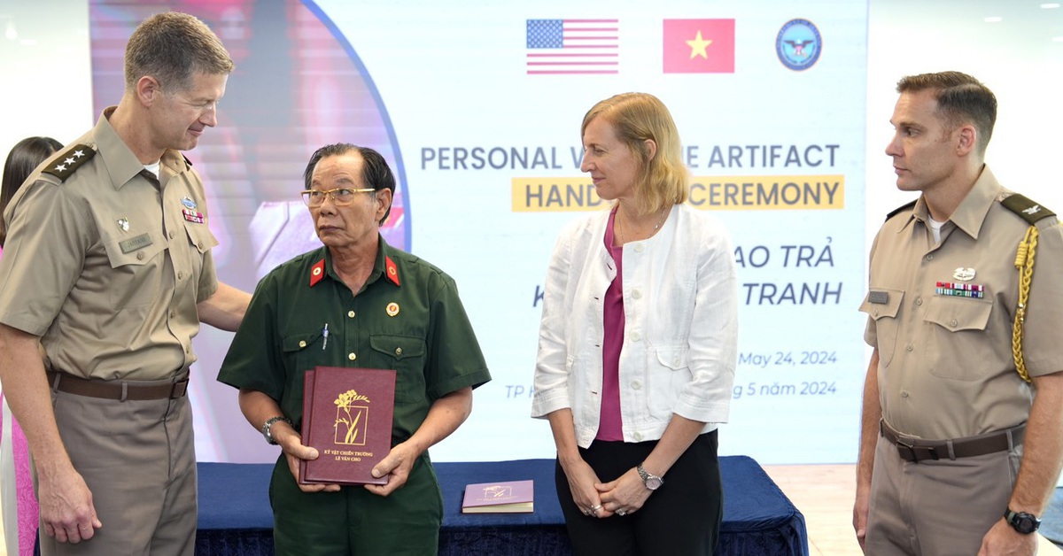 Những kỷ vật hàn gắn vết thương chiến tranh