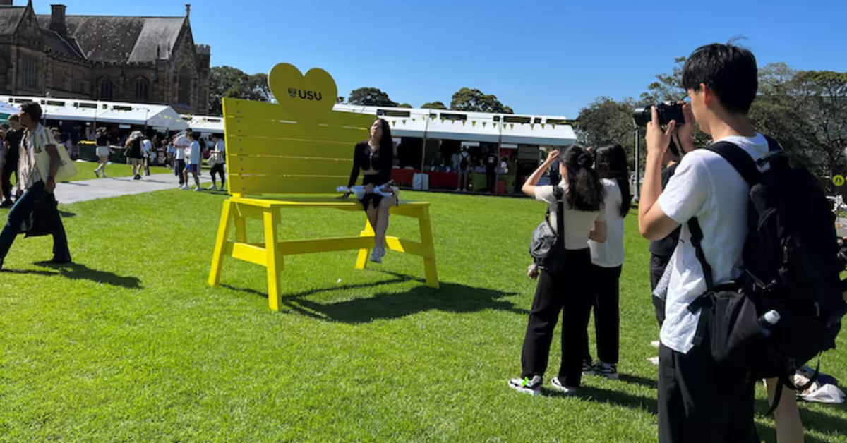 Úc tăng gấp đôi phí cấp visa với du học sinh