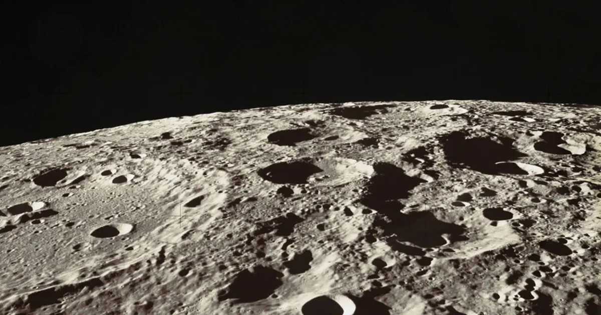 Phát hiện phân tử nước trong khoáng chất lấy từ Mặt trăng