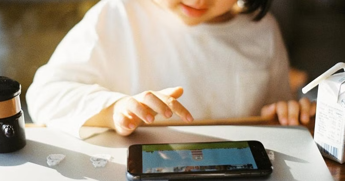 'Ông lớn' di động khuyến cáo không cho trẻ dưới 11 tuổi dùng smartphone
