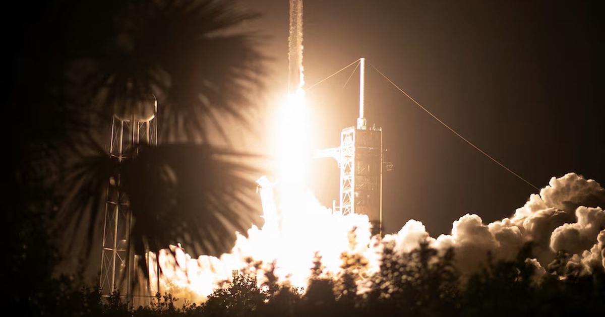 SpaceX phóng tàu Crew Dragon, thực hiện sứ mệnh 'mạo hiểm nhất'