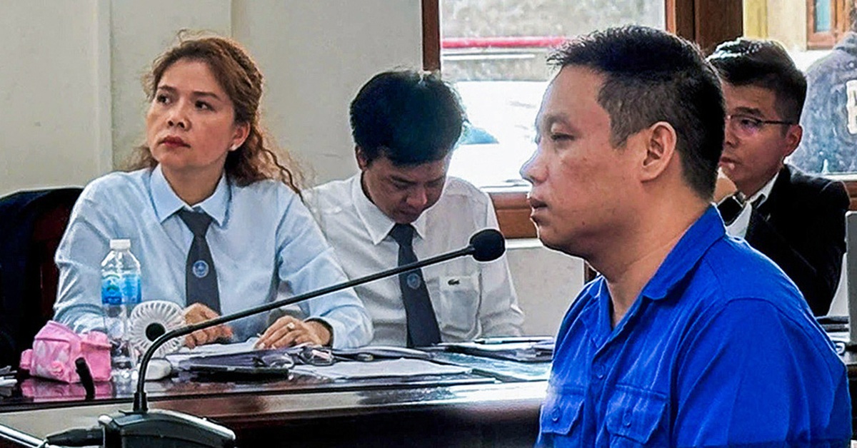 Cựu giám đốc Trung tâm đăng kiểm 60-04D và thuộc cấp hầu tòa