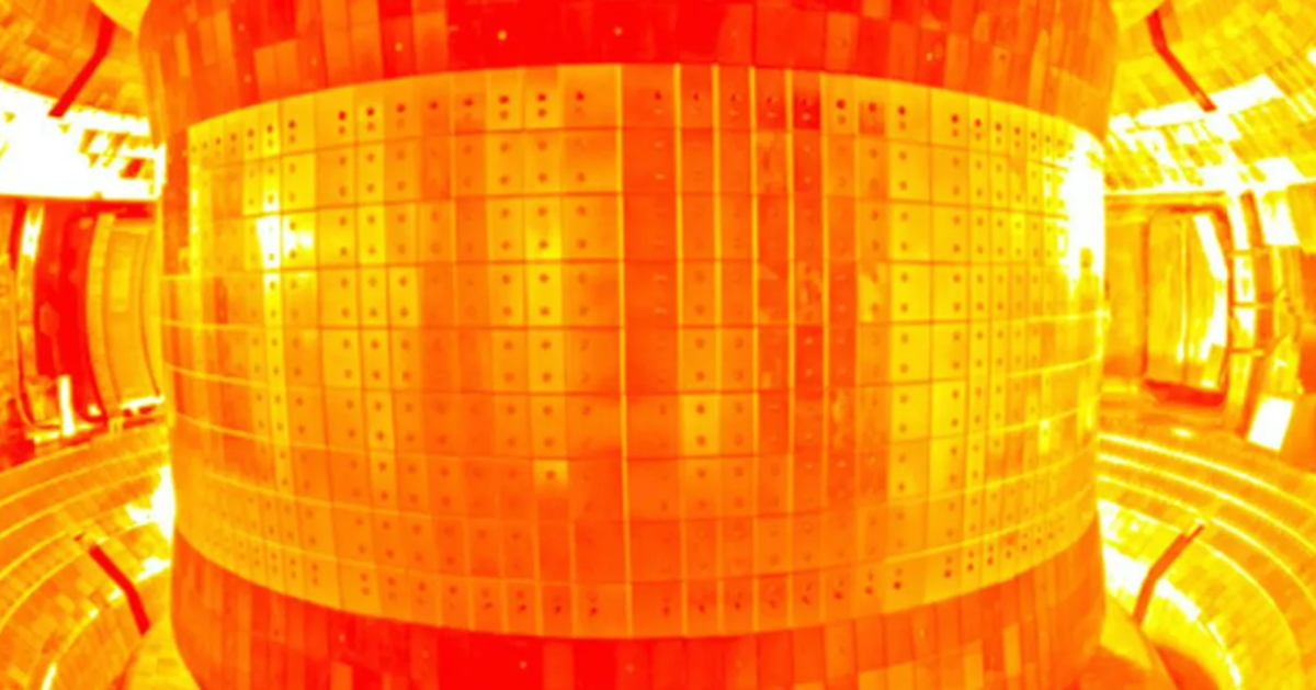 'Mặt trời nhân tạo' của Trung Quốc lập kỷ lục mới