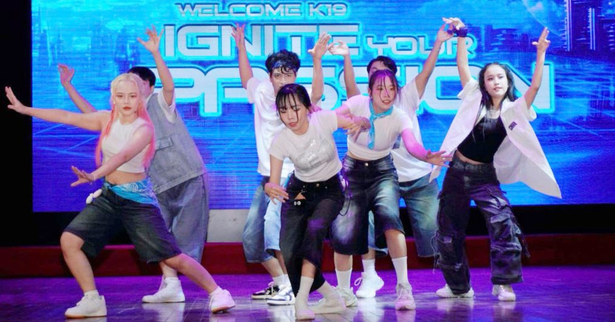 Tiệc tùng cuối năm liên miên, sinh viên khấm khá nhờ làm biên đạo - Tuổi Trẻ Online