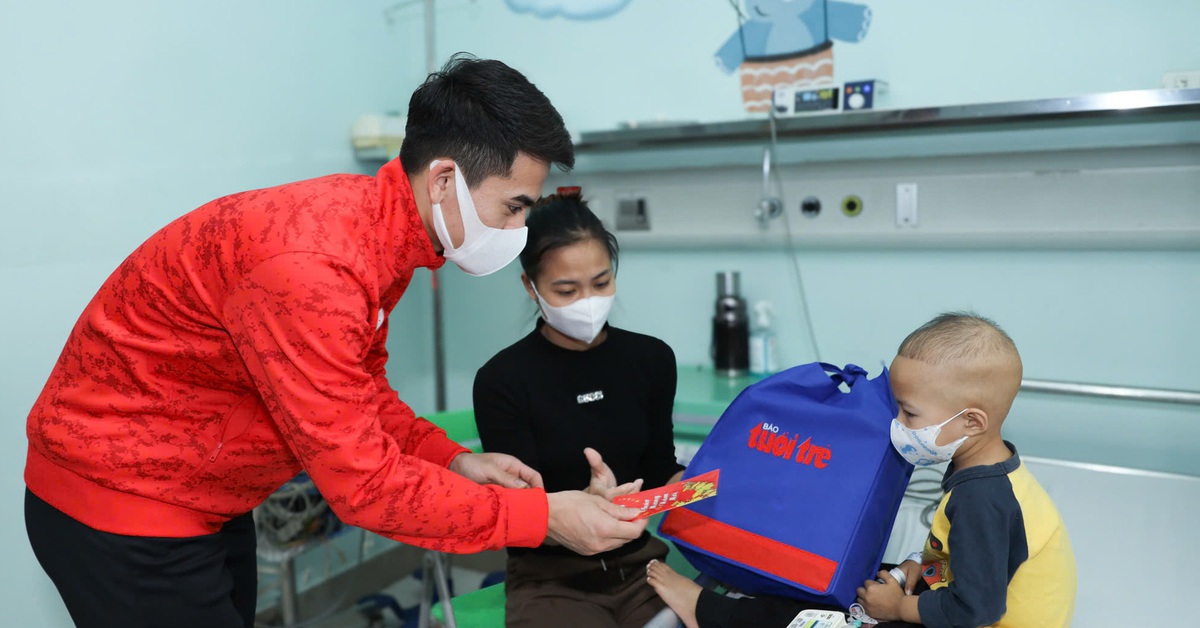 ‘Mong bệnh nhi ung thư có thêm sức mạnh chiến đấu với bệnh tật’ - Tuổi Trẻ Online