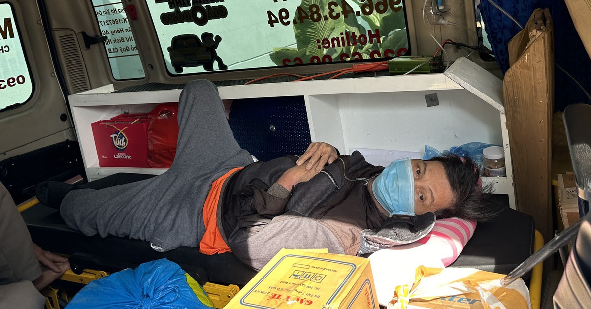 Xúc động chuyến xe đưa bệnh nhân về quê đón Tết từ Đà Nẵng - Tuổi Trẻ Online