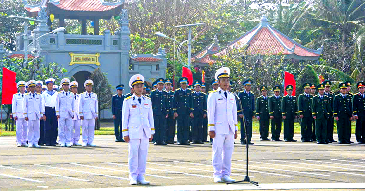 Lễ thượng cờ ngày mùng 1 Tết tại quần đảo Trường Sa - Tuổi Trẻ Online