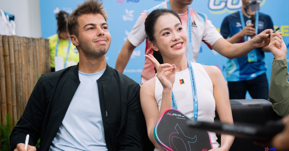 Ben Johns cùng dàn sao pickleball thế giới ký tên tặng fan, dạo chợ Hàn Đà Nẵng