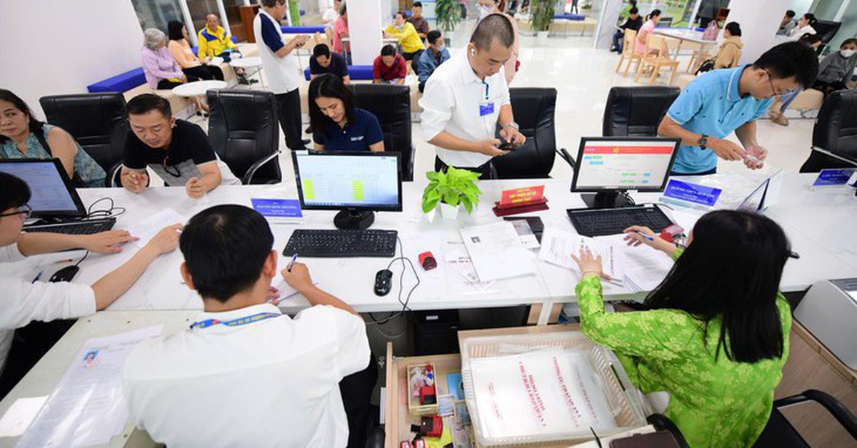 Tin tức sáng 2-10: 36.542 người nghỉ do sắp xếp chưa được trả chế độ; Đề nghị thu hồi lô thuốc cốm