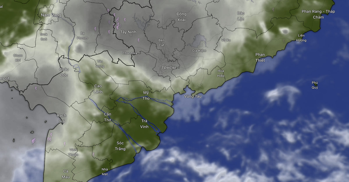 Mây dông mở rộng khắp miền Nam, TP.HCM cảnh báo mưa to đêm nay