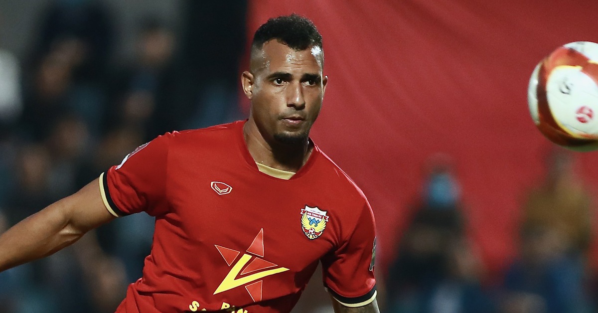 Nhập tịch cho 'Tây' ngoài 30 tuổi giúp ích gì cho tuyển Việt Nam?