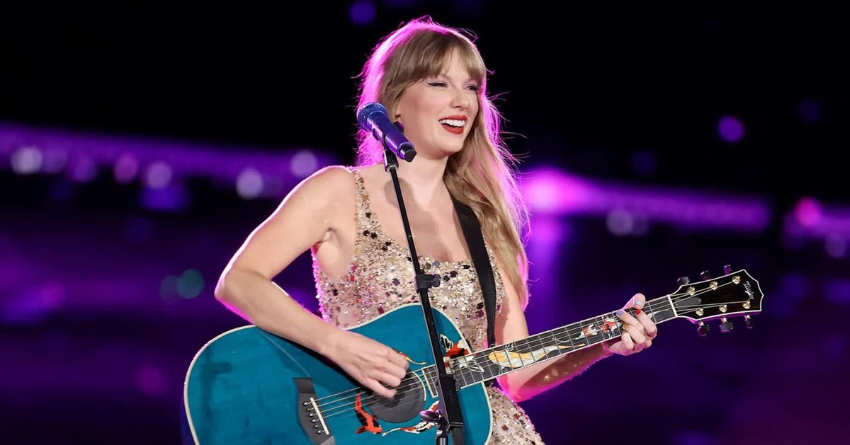 Taylor Swift lập kỷ lục nữ nghệ sĩ đầu tiên vượt 100 triệu doanh số bán  album - Tuổi Trẻ Online