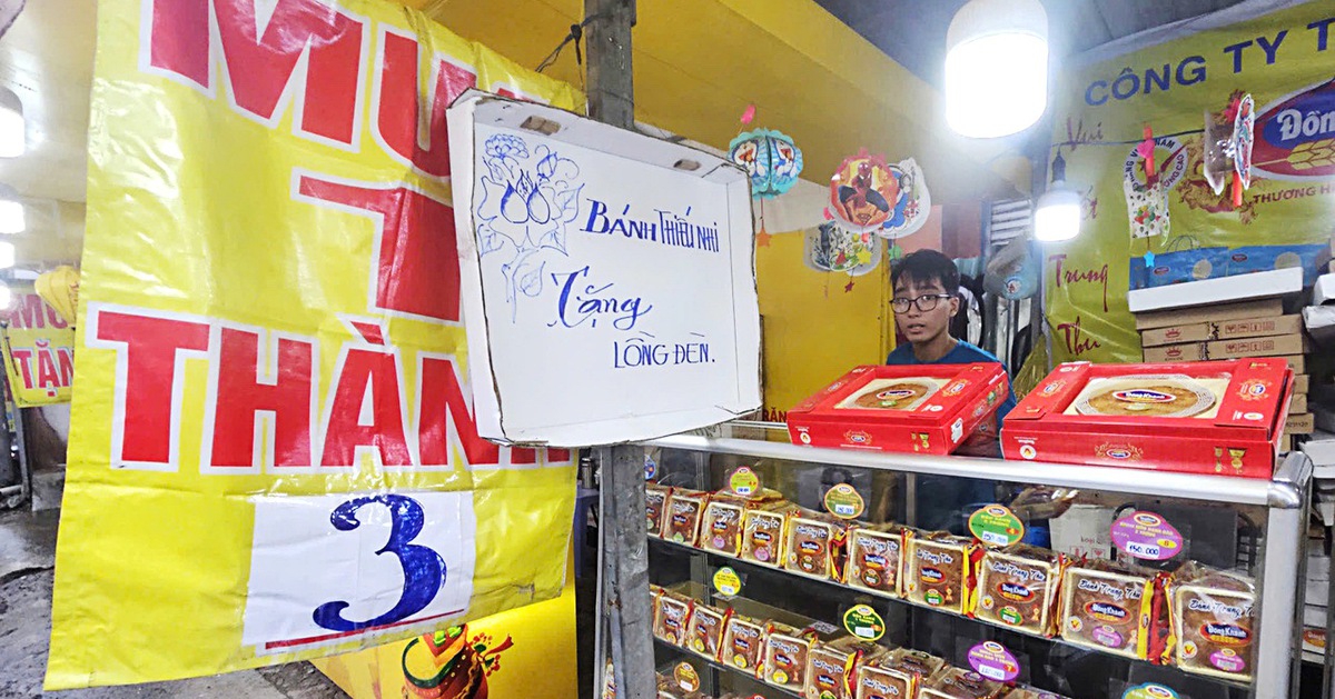 Bánh trung thu ế ẩm, người bán lo ôm nợ