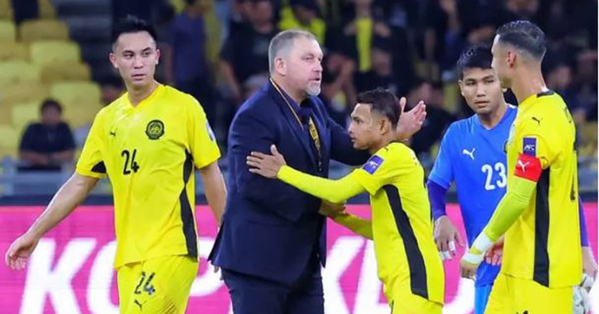 HLV tuyển Malaysia bênh vực quốc vương, đổ lỗi cho FAM về vụ gian lận nhập tịch