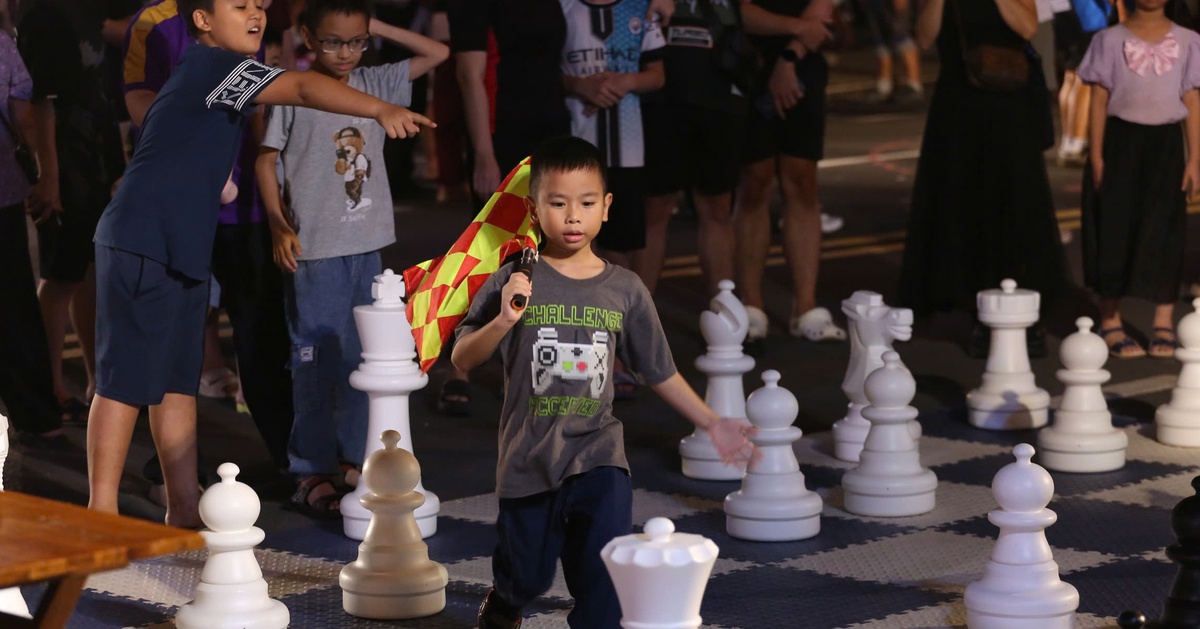 Nhiều hoạt động thú vị tại phố đi bộ Nguyễn Huệ dịp tuần lễ ‘Khỏe để xây dựng và bảo vệ Tổ quốc’