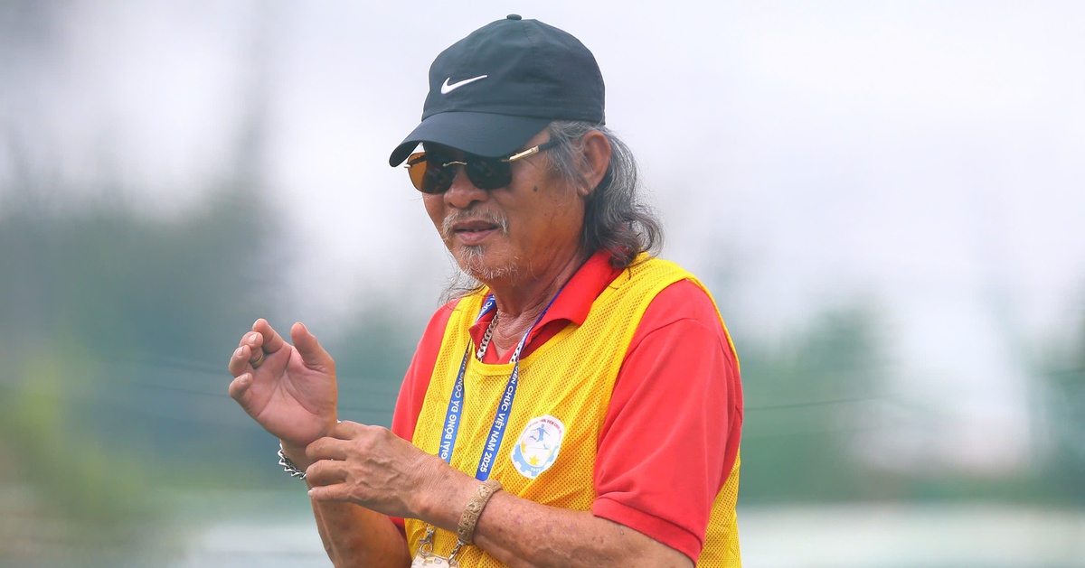 Thầy của cựu tuyển thủ Vũ Phong bất ngờ xuất hiện tại Giải bóng đá công nhân, viên chức Việt Nam