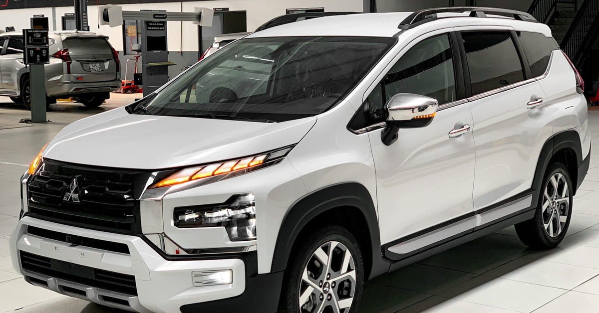 Tin tức giá xe: Loạt MPV 7 chỗ giảm giá sâu, có mẫu tiệm cận Hyundai Grand i10