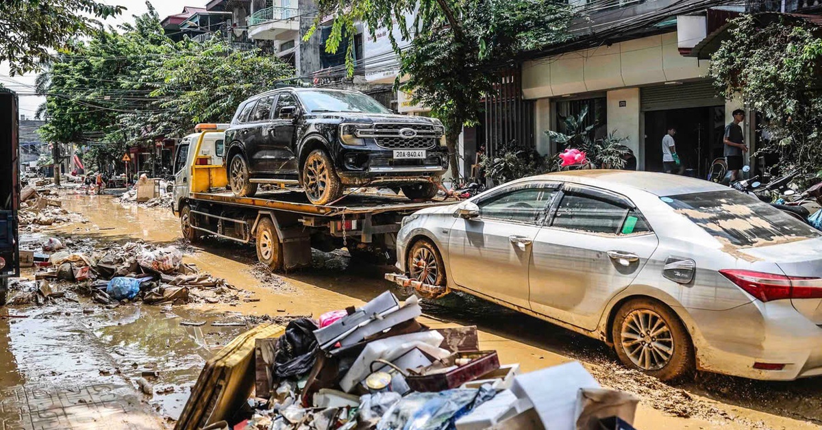 Bảo hiểm ước bồi thường hơn 1.670 tỉ cho khách hàng bị thiệt hại do bão số 10 và 11