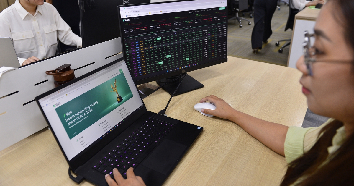 Chứng khoán vượt đỉnh lịch sử, công lớn thuộc về cổ phiếu 'họ' Vingroup