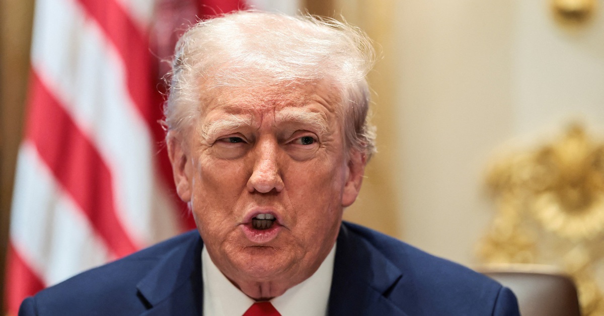 Trung Quốc siết kiểm soát gì khiến ông Trump dọa áp thuế bổ sung 100%?