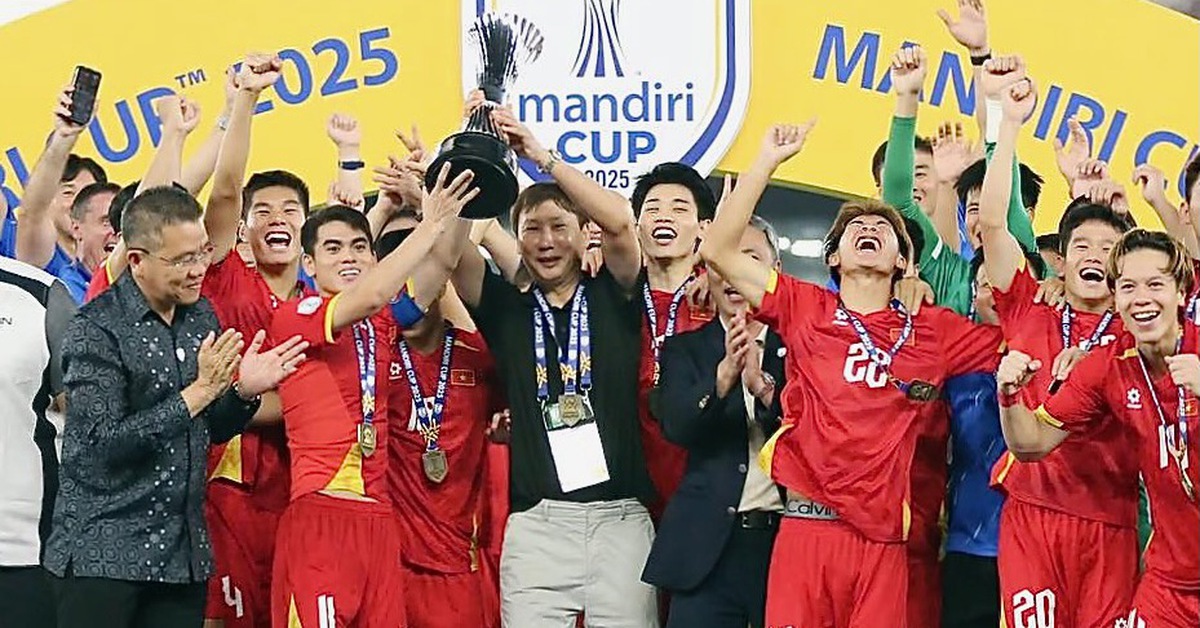 HLV Kim Sang Sik được đề xuất tặng bằng khen của Thủ tướng