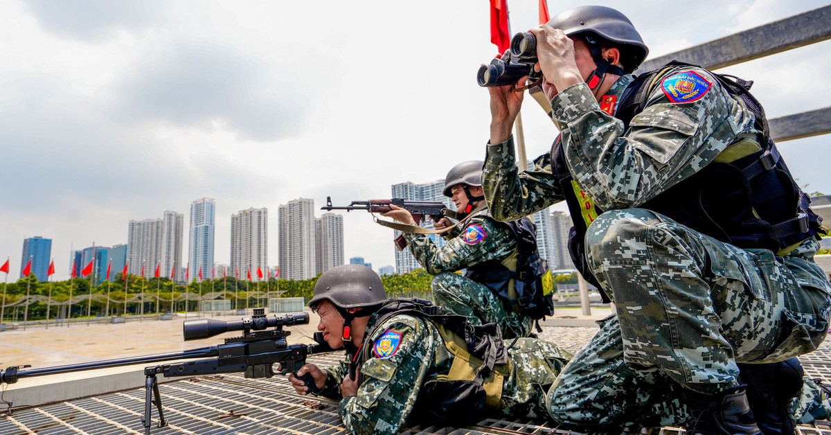 Huy động cả máy bay, xe bọc thép giải cứu con tin ở Chiến sĩ quả cảm